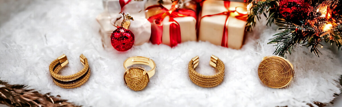  Rings made of golden grass - adjustable in...